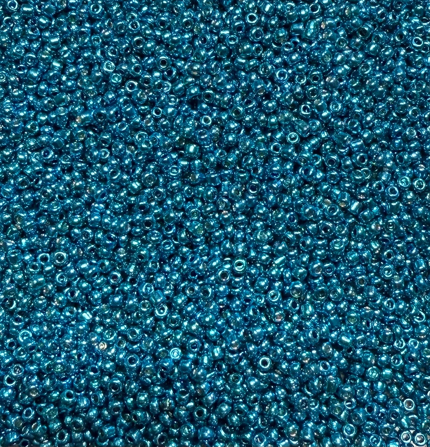 Metallic light ocean blue (8/0)