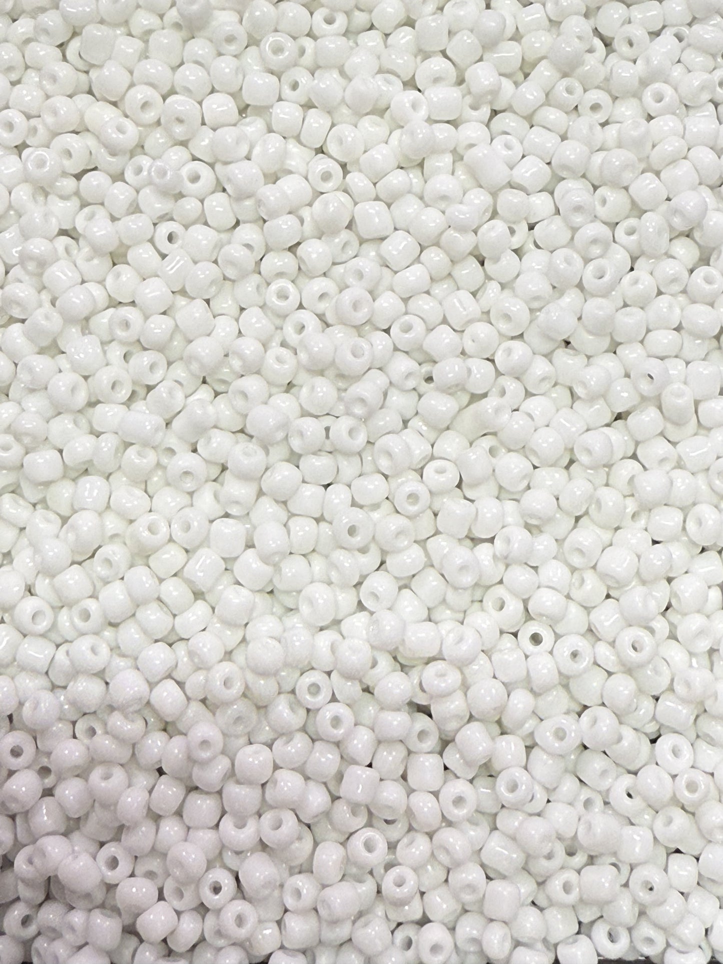 Solid White (8/0)